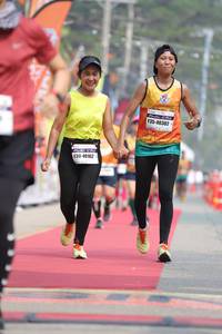 BIB: 40302, 40162
                            <button type="button" onclick="openModal(8215846)" class="btn btn-primary btn-sm float-right btn-popup" data-toggle="modal" data-target=".modal-high-quality">
                        <i class="fas fa-shopping-cart"></i> Add to Cart
                    </button>
                                            <button type="button" onclick="isThisMe(8215846, true)" class="btn btn-success btn-sm float-right btn-popup btn-isme hidden" data-toggle="tooltip" data-placement="bottom" title="นี่คือรูปของคุณใช่ไหม คลิกที่นี่เพื่อเอาเข้าอัลบั้ม">
                        <i class="fas fa-plus"></i> Add to album
                    </button>
                    <button type="button" onclick="isThisMe(8215846, false)" class="btn btn-warning btn-sm float-right btn-popup btn-isnotme hidden">
                        <i class="fas fa-ban"></i> Remove from album
                    </button>